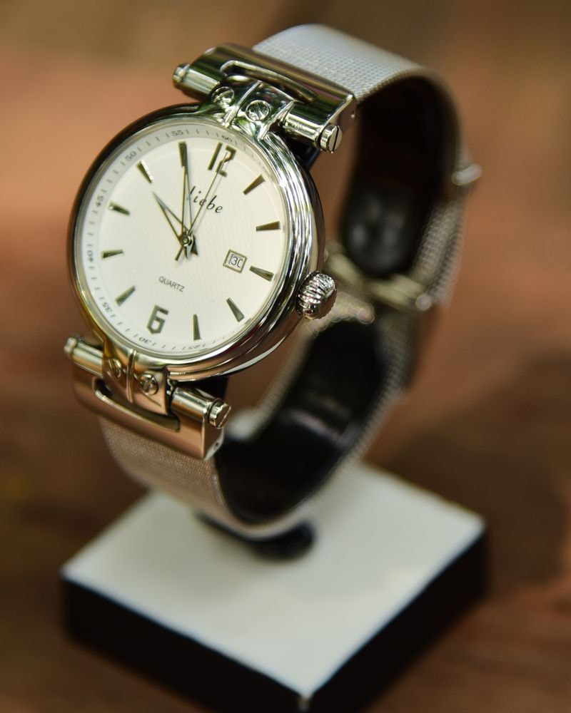 Relógio Feminino Mostrador Branco Clássico