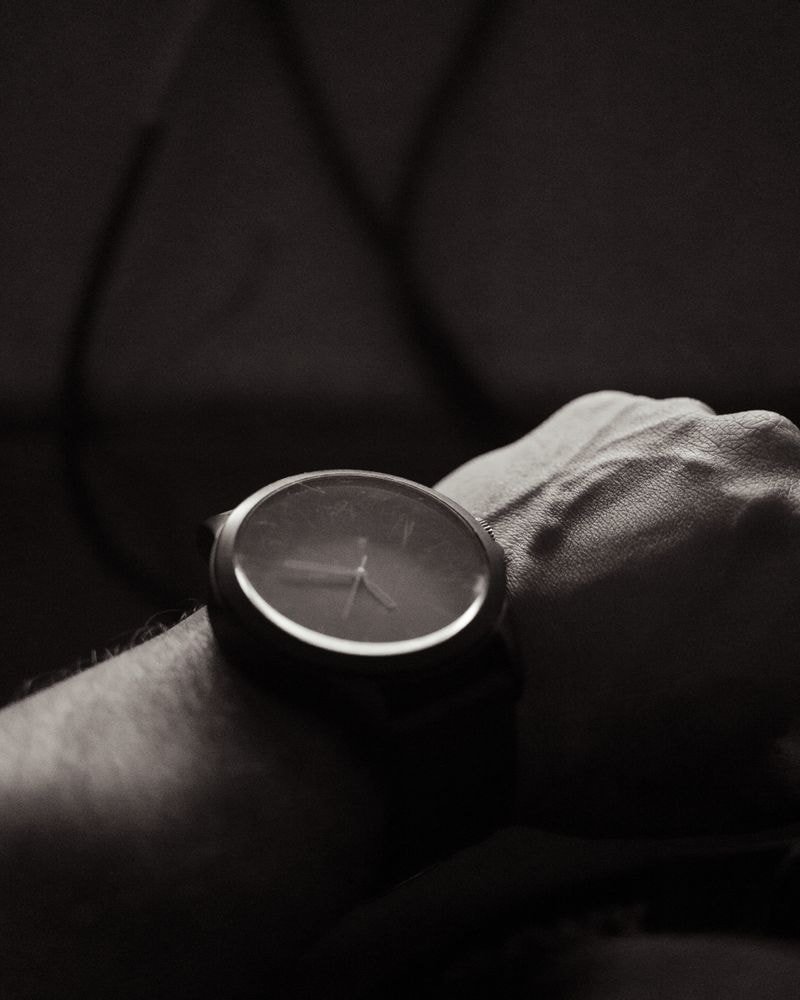 Relógio Masculino Minimalista Mostrador Preto